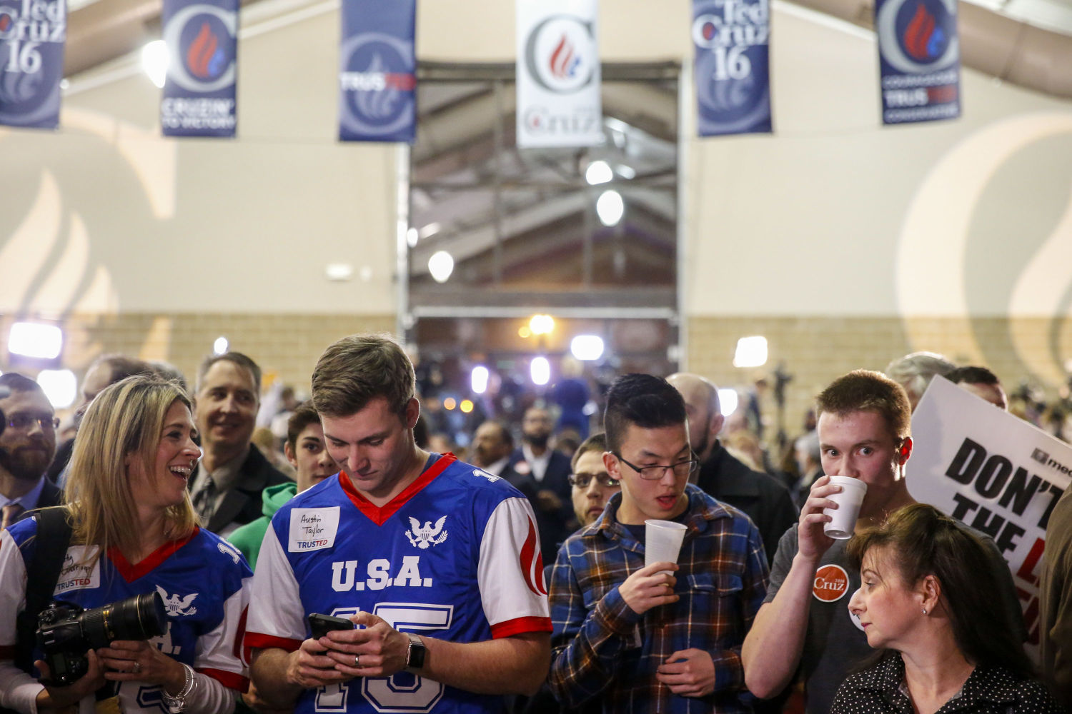 IOWA CAUCUS 2016 - LATE
